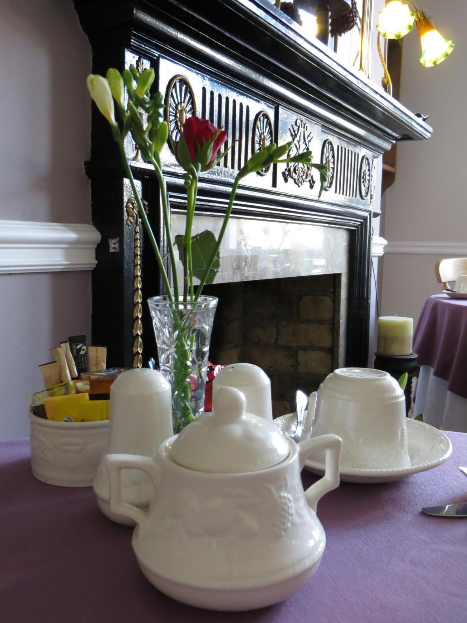 Avondale Guest House Йорк Экстерьер фото