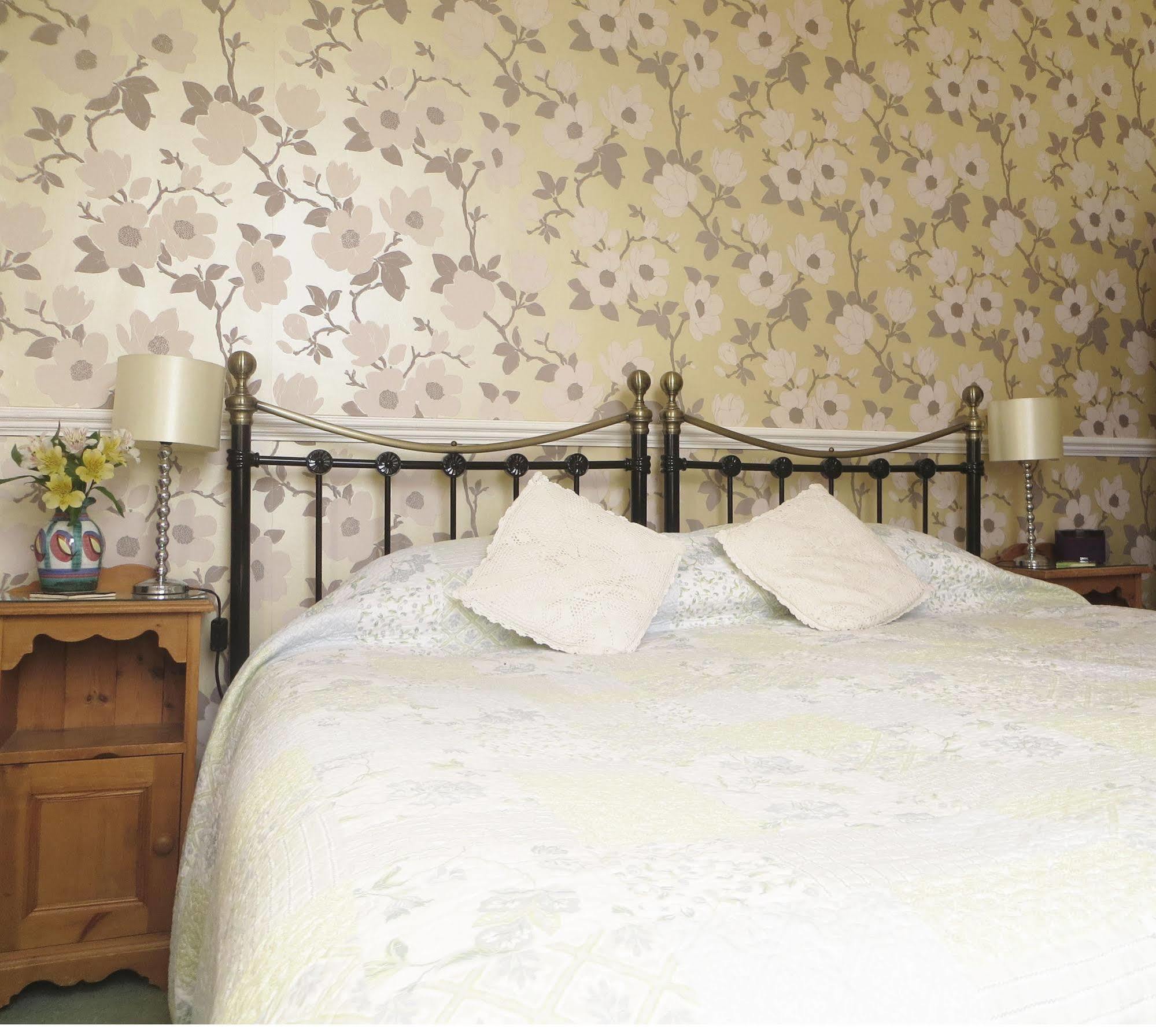 Avondale Guest House Йорк Экстерьер фото