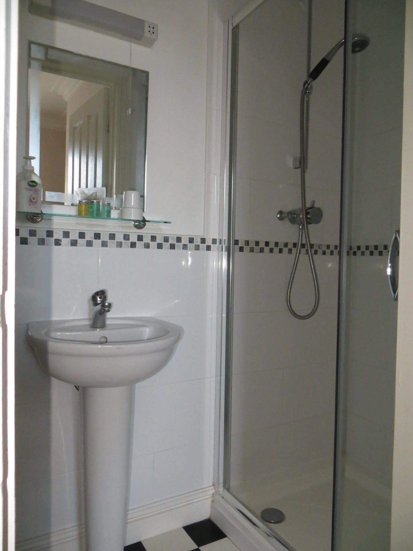 Avondale Guest House Йорк Экстерьер фото