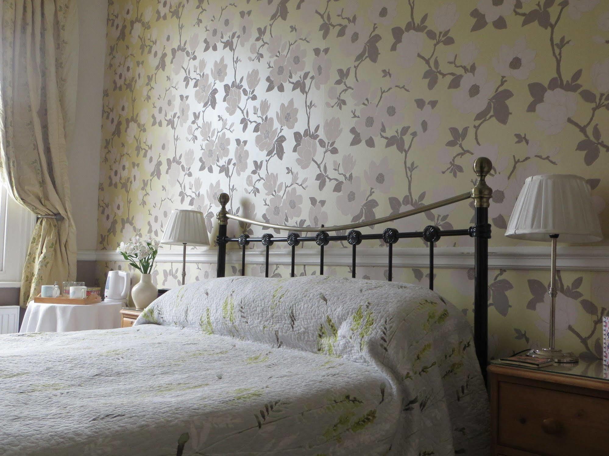 Avondale Guest House Йорк Экстерьер фото